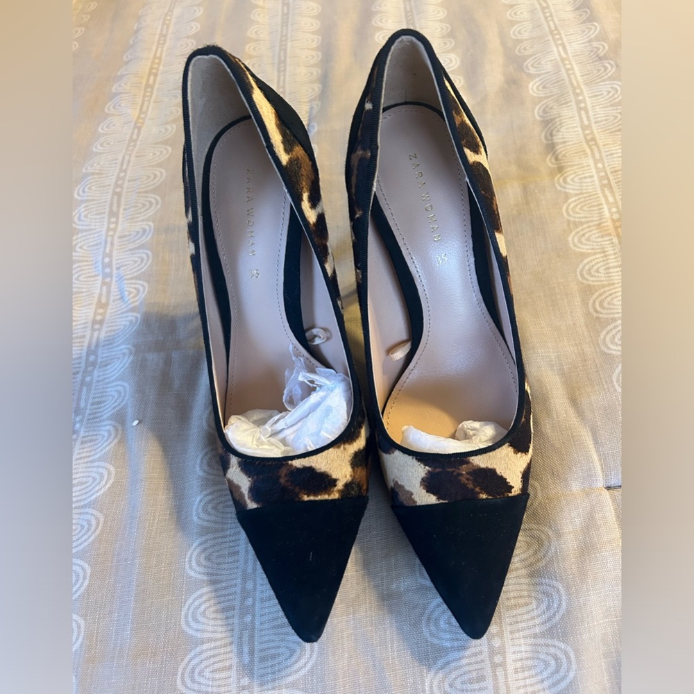 Lightly used Zara size 5 shoes.